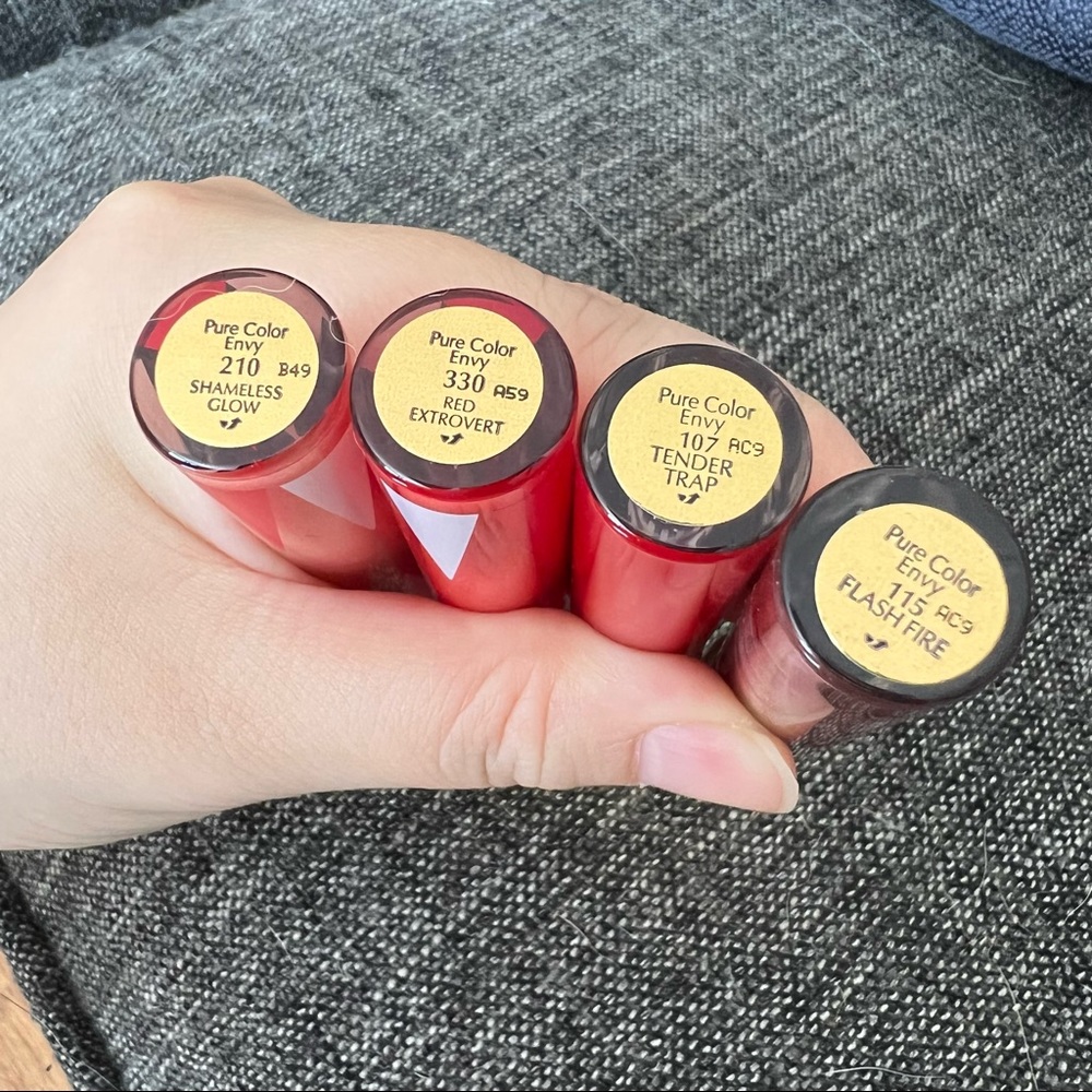 Bundle of Esteem Lauder Lip gloss【New】 - Picture 2 of 6